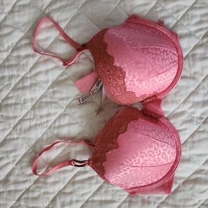 NWOT Victorias Secret Lined Demi 32ddd coral leopard lace